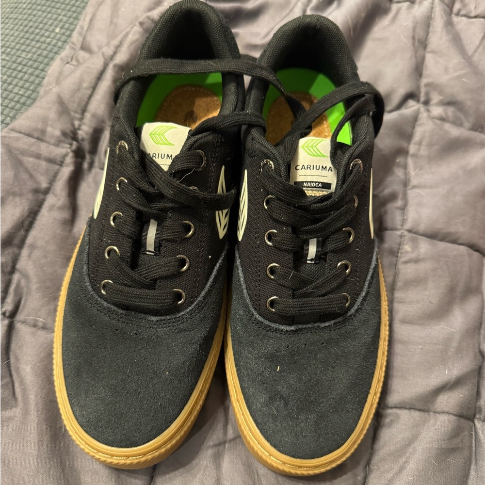 Cariuma Black/Gum Sneakers size Wom 9